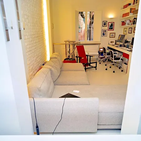 Apartment Elegant And Modern Loft In Medieval Bologna
