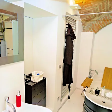 Apartment Elegant And Modern Loft In Medieval Bologna