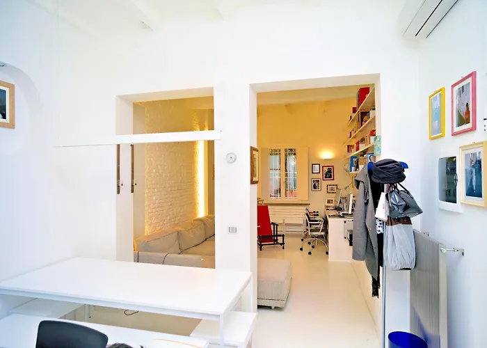Elegant And Modern Loft In Medieval 볼로냐